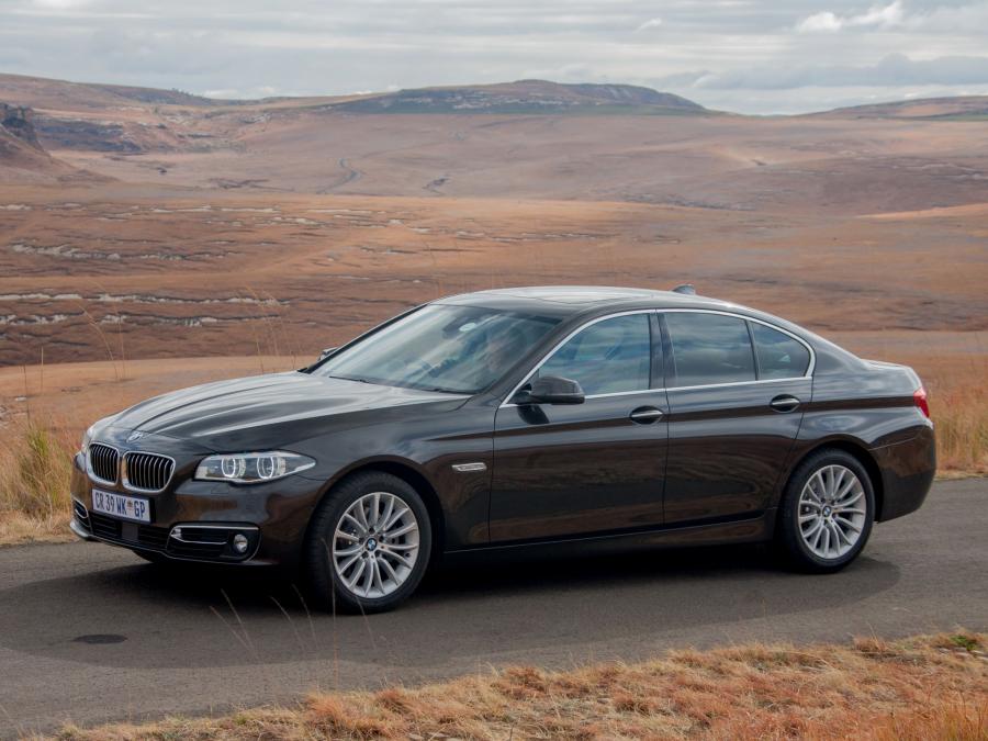  BMW 520i Sedan Luxury Line 2013 года  (ZA) (фото 2 из 20)